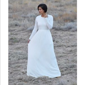 Hazel Blues long sleeve white dress